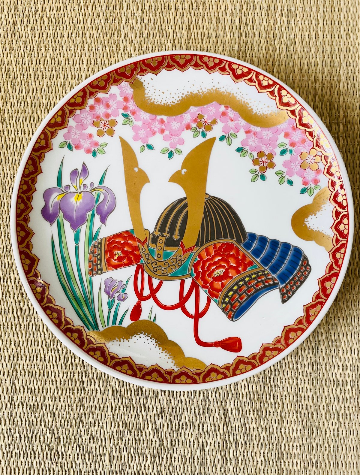 美品】有田焼 兜 絵皿 16㎝ 皿立て（スタンド）付 端午の節句 こどもの