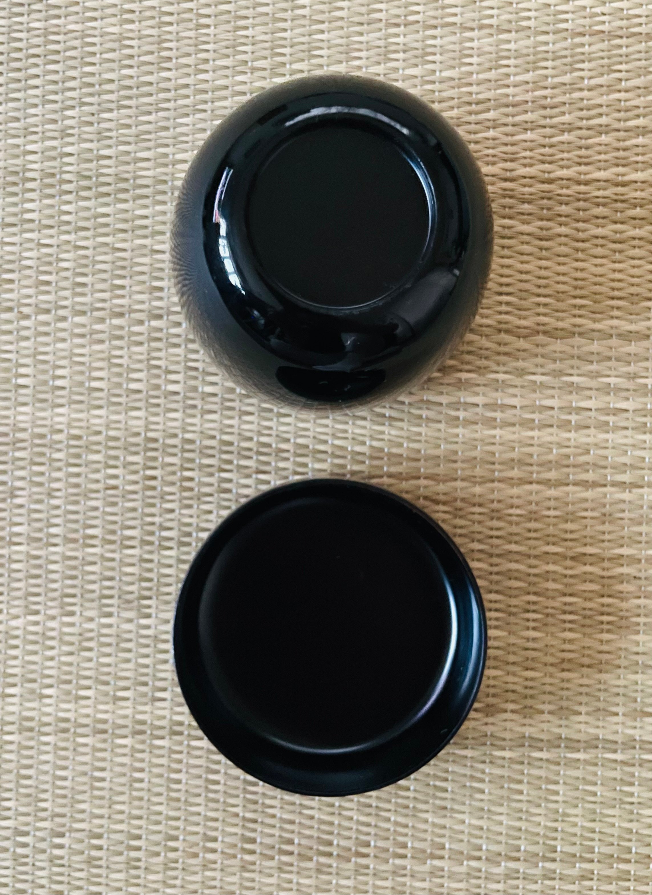 美品 未使用保管品】木製 漆塗り 仕覆付き黒棗 正絹名物裂「十色間道 美品 未使用保管品】木製 漆塗り 仕覆付き黒棗 正絹名物裂「十色間道