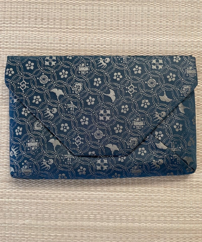 美品】龍村美術織物謹製 正絹 数寄屋袋 宗薫手銀杏文緞子 | ginyoudo