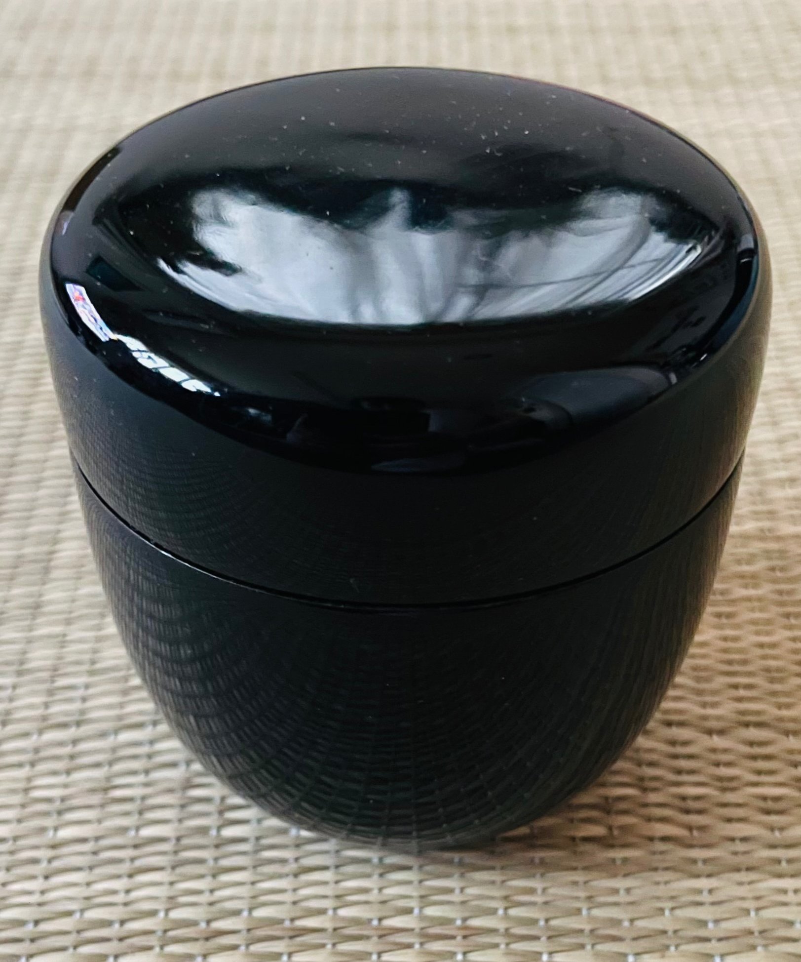 美品 未使用保管品】木製 漆塗り 仕覆付き黒棗 正絹名物裂「十色間道