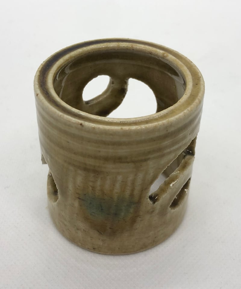 Ｗ６００　蓋置　『きせと　蓋置』『山口茂 造』　共箱　茶道具 美品 在銘・桐共箱付き】山口茂 黄瀬戸 つぼつぼ文様 蓋置 | ginyoudo