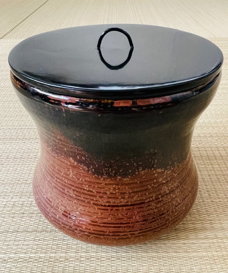 【中古品】藤井朱明造　有田焼 朝日　黒墨　水指（共箱）USED〈税込・送料込〉 美品】在銘 宇田隆和造 佐平窯 瀬戸 一重口 塗蓋付 水指 | ginyoudo