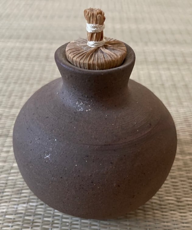 作家もの】底サイン有 備前焼 焼締め 振出 茶道具 茶箱 金平糖入れ