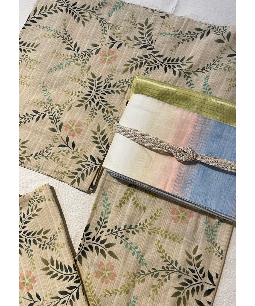 竺仙浴衣　ベージュにブルーの花柄ペイズリー 銀座【D-3792】竺仙製 奥州小紋 ベージュ×紺青色 梅や笹の図（反端付