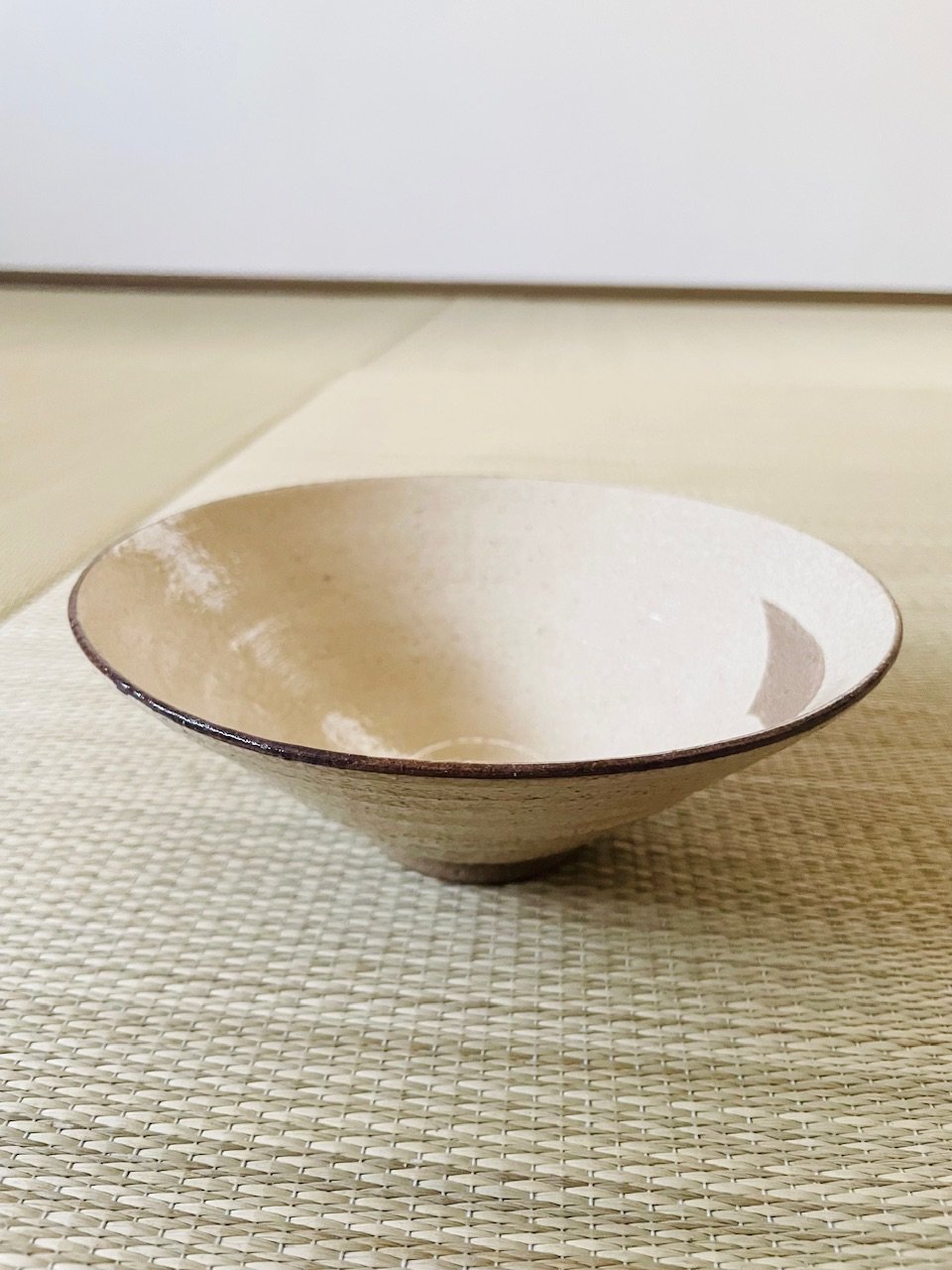 美品 桐共箱付】在銘 松本鉄山造 鐵山 唐津 平茶碗 夏茶碗 | ginyoudo