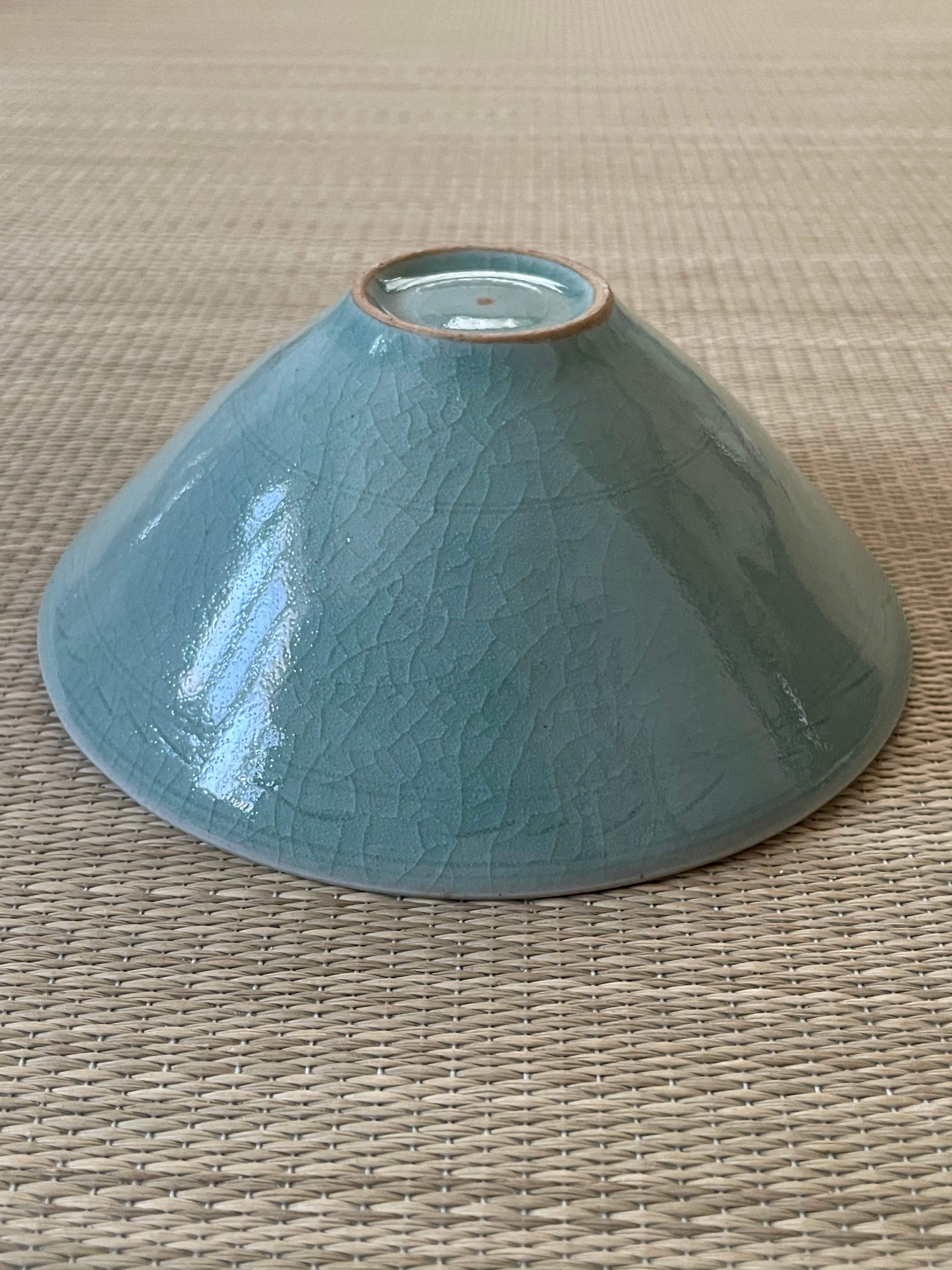 美品 桐共箱付】沙音窯 松月 金鐘浩造 高麗青磁 平茶碗 | ginyoudo