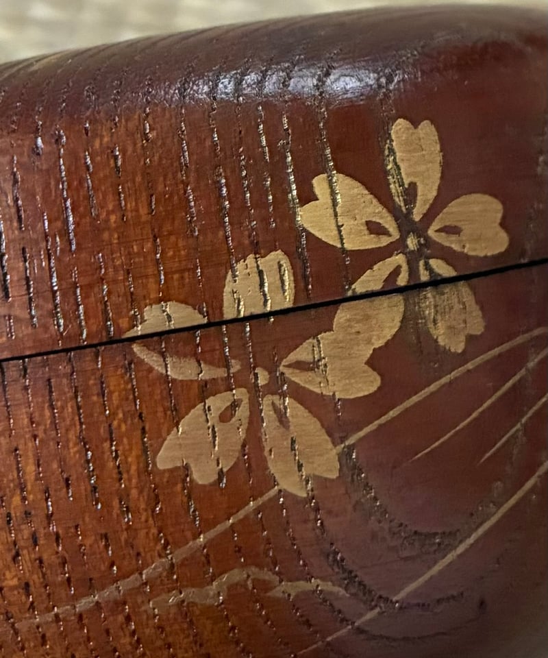 美品】 利休茶箱/茶筅筒平棗セット 花筏に竜田川と銀杏 桐製 茶箱