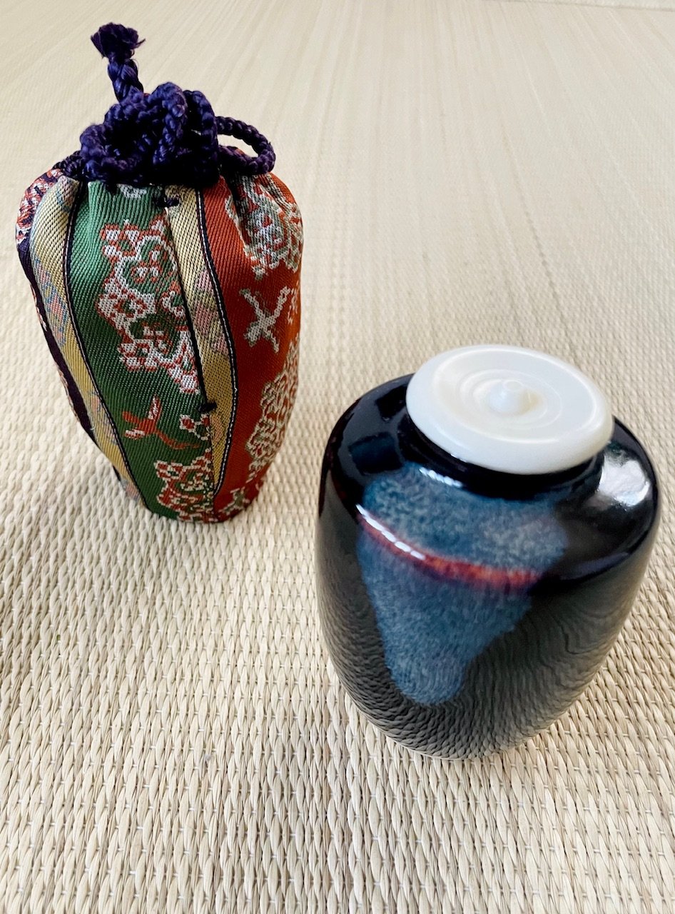 名物裂仕覆付き】長谷元窯 加藤景陶造 肩衝茶入 仕覆「唐花双鳥長班錦