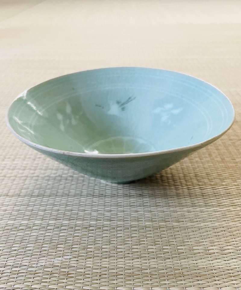 美品 桐共箱付】沙音窯 松月 金鐘浩造 高麗青磁 平茶碗 | ginyoudo