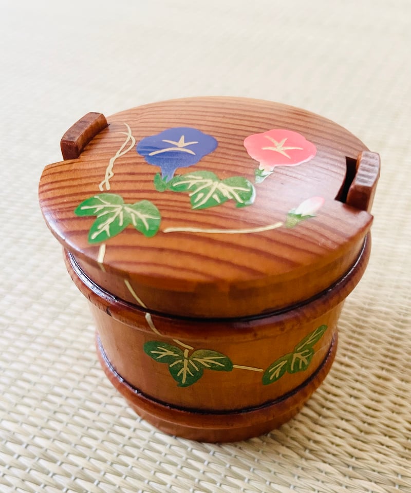 美品】紙箱付き 谷川真斎造 拭き漆 朝顔蒔絵 桶型香合 | ginyoudo