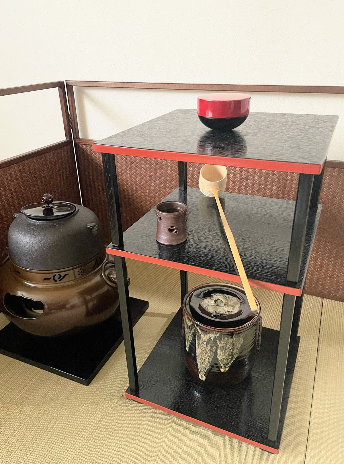 元箱付き美品】更好棚 黒 爪紅 掻き合わせ塗 | ginyoudo