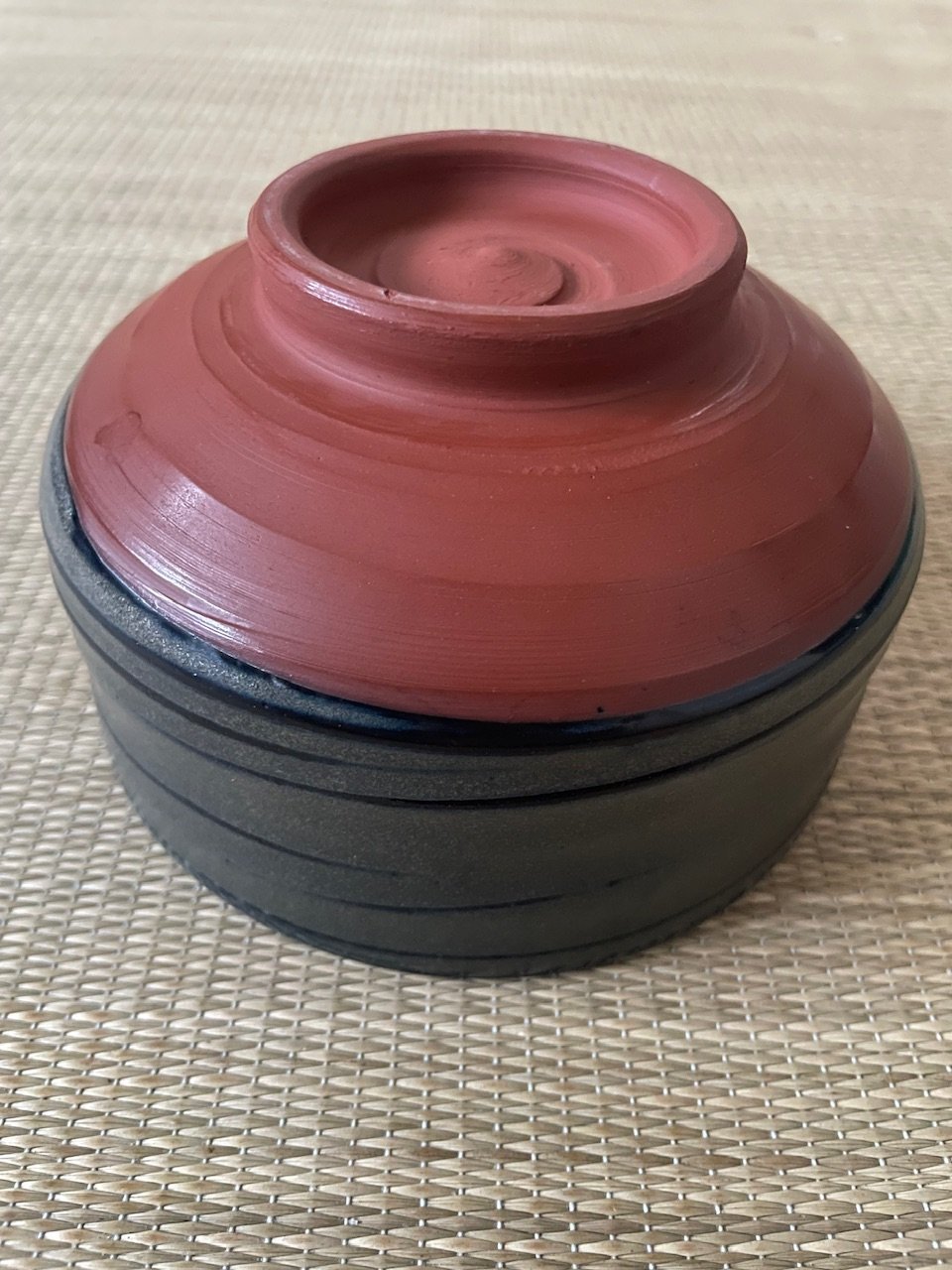 渡辺陶三 佐渡無名異焼 佐州窯 共箱 抹茶碗 茶道具（Cc） 桐共箱付】佐渡 無名異焼 吉陶造 抹茶碗 茶碗 | ginyoudo