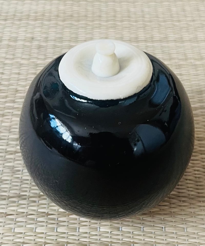 美品 紙元箱 仕覆栞付】渦金襴 仕覆付 中村陶六造 文林茶入れ | ginyoudo
