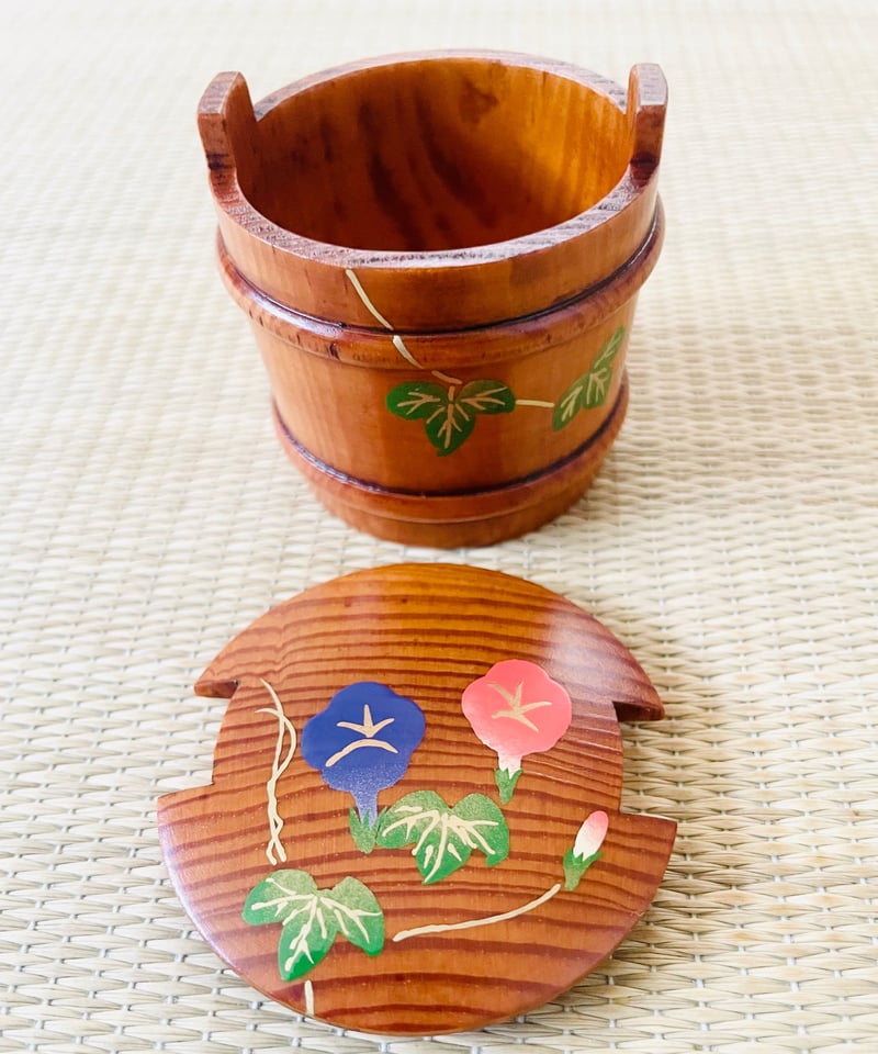美品】紙箱付き 谷川真斎造 拭き漆 朝顔蒔絵 桶型香合 | ginyoudo