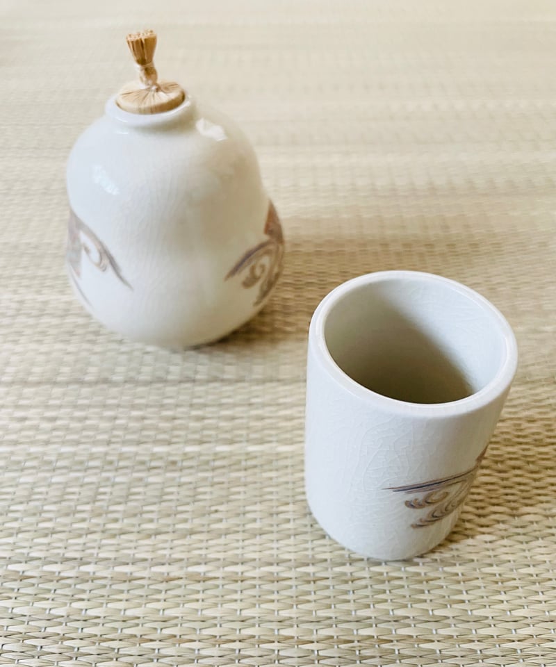 焼物／飾り壺。平安窯。「草山」【新品　未使用　箱付き　網糸飾り付き】 焼物／飾り壺。平安窯。「草山」【新品 未使用 箱付き 網糸飾り付き