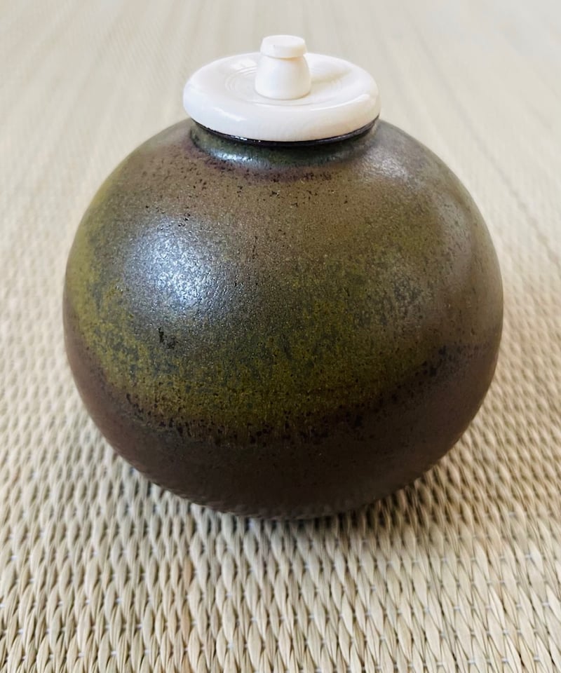 桐共箱 名物裂仕覆付美品】信水窯 丹波茄子茶入 笹蔓緞子 | ginyoudo