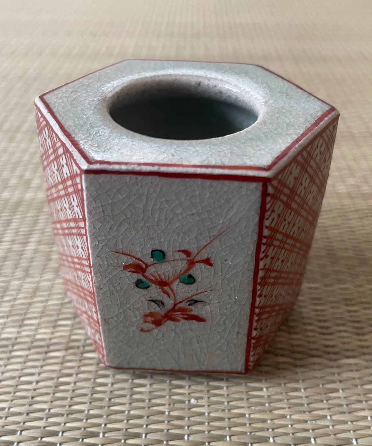美品 桐共箱 栞つき】在銘 渋草柳三造 胡錦亀甲 蓋置 渋草焼 | ginyoudo