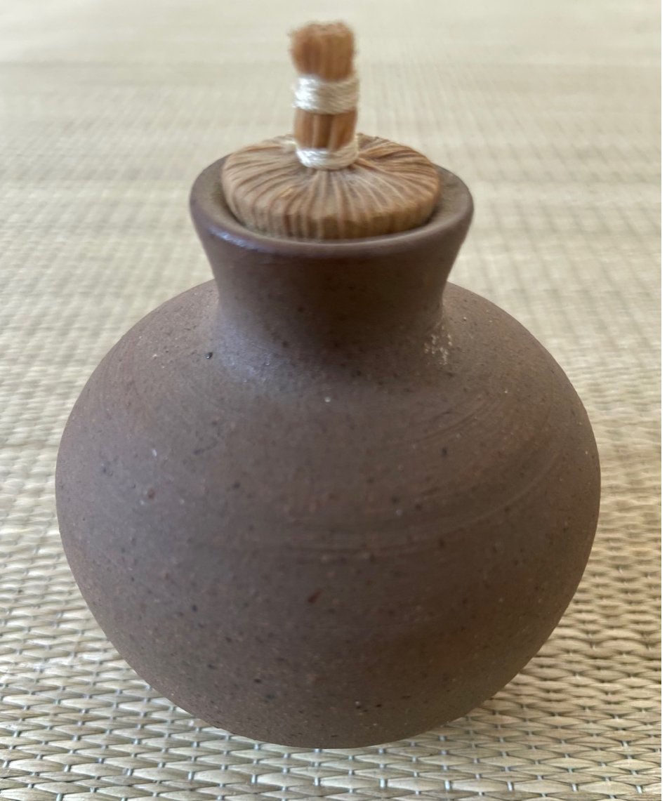 骨董　水指　備前　大振り　茶道具　茶道　木箱　陶器　お点前 作家もの】底サイン有 備前焼 焼締め 振出 茶道具 茶箱 金平糖入れ