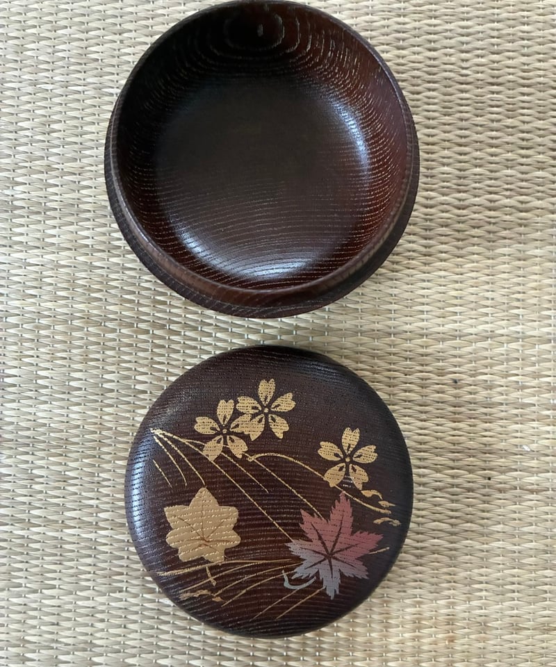美品】 利休茶箱/茶筅筒平棗セット 花筏に竜田川と銀杏 桐製 茶箱