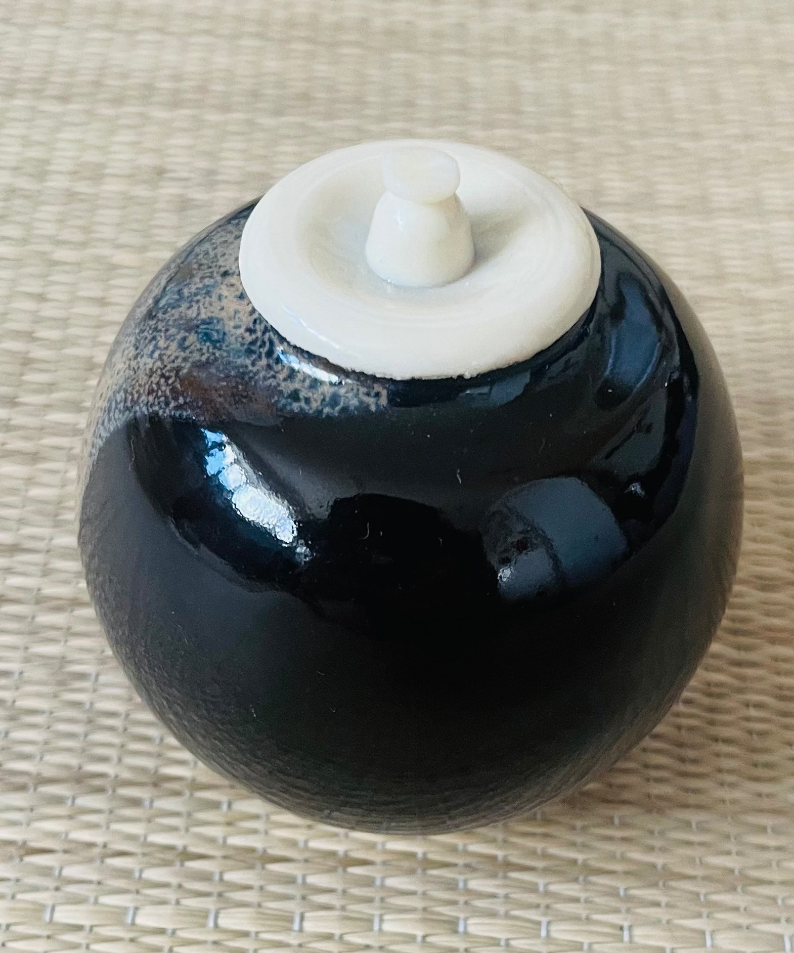 美品 紙元箱 仕覆栞付】渦金襴 仕覆付 中村陶六造 文林茶入れ | ginyoudo