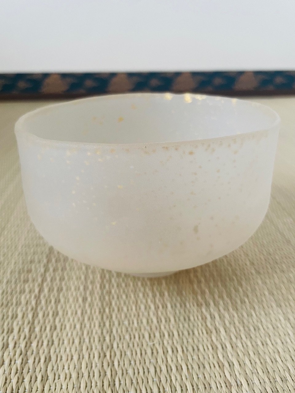 桐共箱 ウコン布付】日展作家 上野良樹造 硝子茶碗 磨りガラス 金砂子