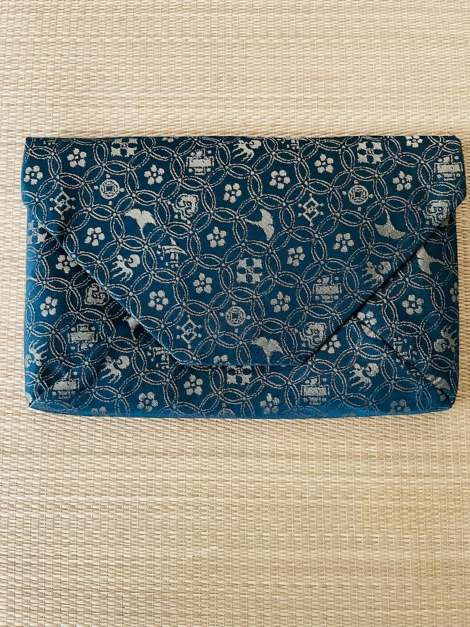 美品】龍村美術織物謹製 正絹 宗薫手銀杏文緞子 数寄屋袋（B） | ginyoudo