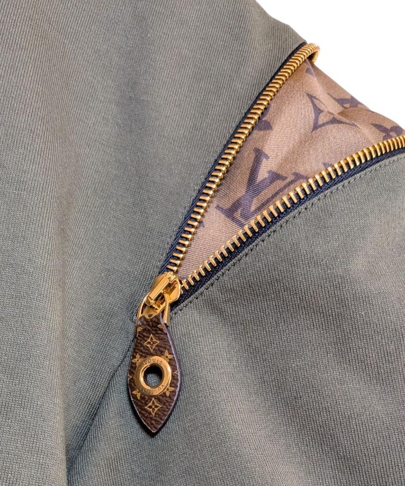 Louis Vuitton モノグラムチェーン装飾 ZIPTシャツ 半袖オリーブ | Offi