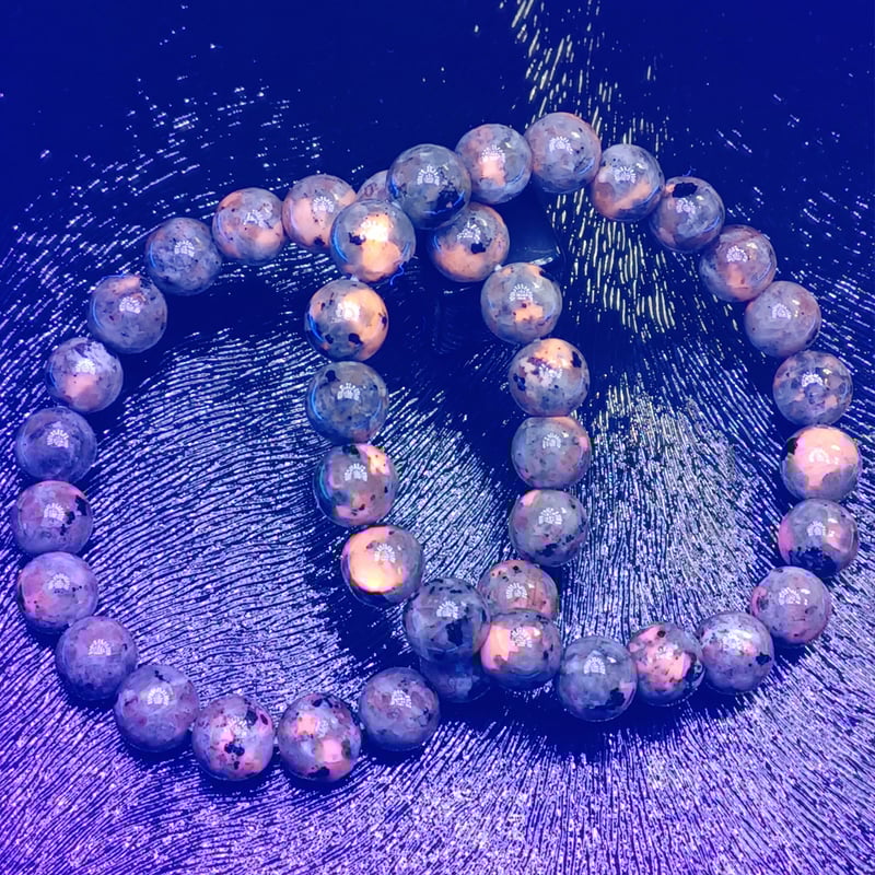 Y12☆特選NEW☆ほのかに光る☆新種の発光鉱物【ユーパーライト