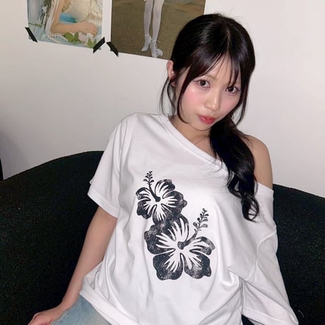 hibiscus one tee🌺