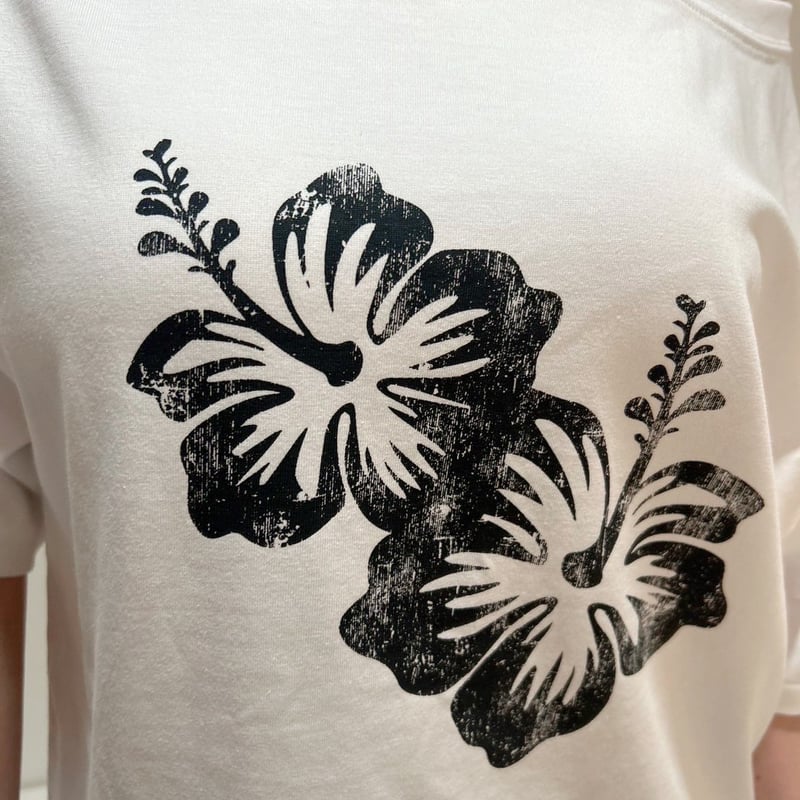 hibiscus one tee🌺 | sister g hibiscus one tee🌺 | sister g