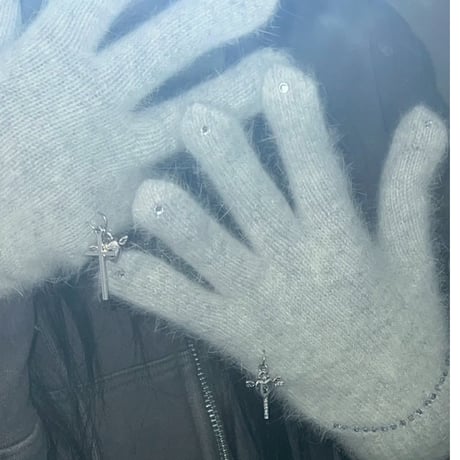 gloves w/ charm🧤❄️
