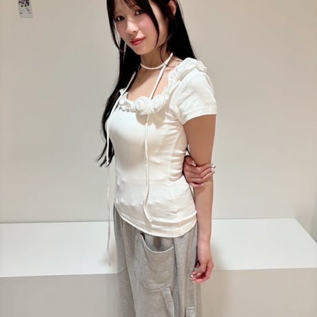 frill round neck rose string top