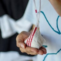 刺子のおまもり袋（アンティークリネン）