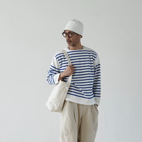 ei-tote "BUCKET"