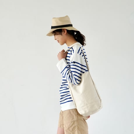 ei-tote "BUCKET"