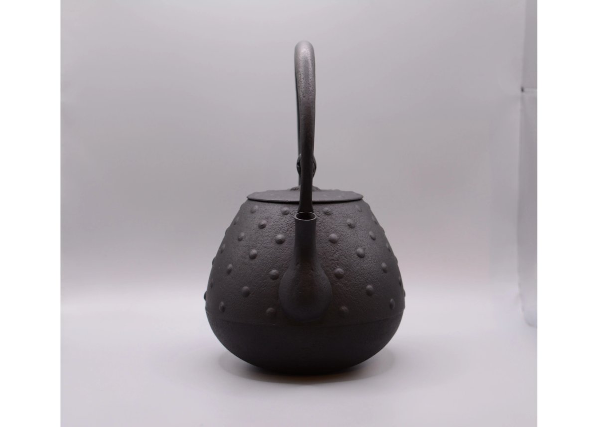 美品 南部鉄器 釜定 鉄瓶 やかん 秋の実 あられ 入手困難 秋の実あられ/鉄瓶/南部鉄器/釜定/小さな我が家-彩るmono's-/no.025