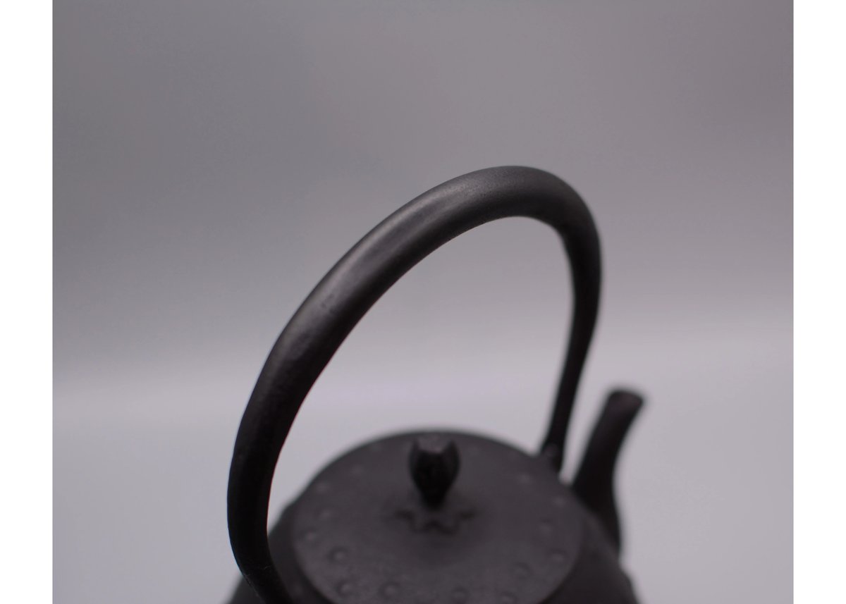 美品 南部鉄器 釜定 鉄瓶 やかん 秋の実 あられ 入手困難 秋の実あられ/鉄瓶/南部鉄器/釜定/小さな我が家-彩るmono's-/no.025