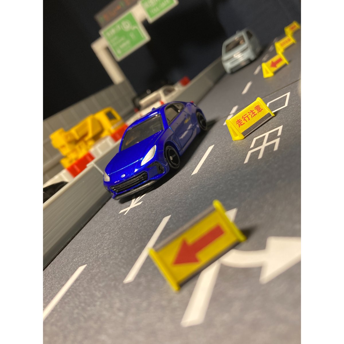 1:64 高速道路 工事セット | ミニカージオラマの「ユージンモデル」