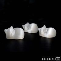 セレナイト 猫 ネコ ねこ 置き物 サイズ約70×78×37~43mm前後 重さ：約230～310g tu14953