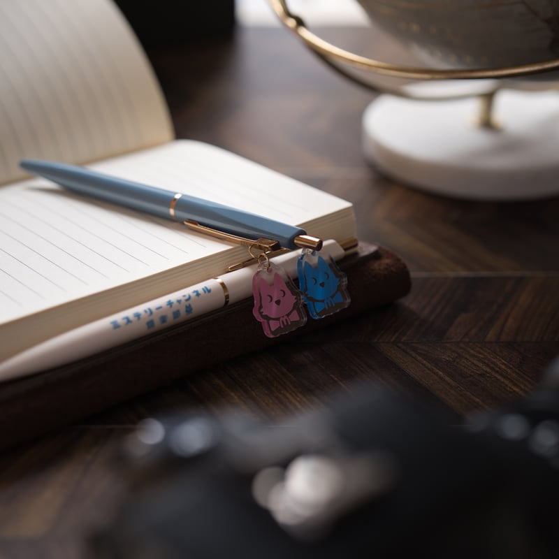 ミステリーチャンネル倶楽部チャーム付きボールペン2本セット