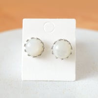 ムーンストーンのカボションピアス（10mm）Silver925 ロジウムコーティング
