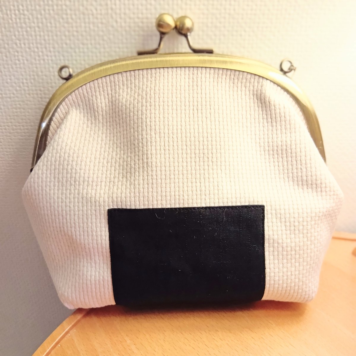 ＊大きなおにぎり型がま口バッグ＊ポケットが可愛いがま口バッグ　ショルダー付き da381d45434b815cfcc32071b952a5