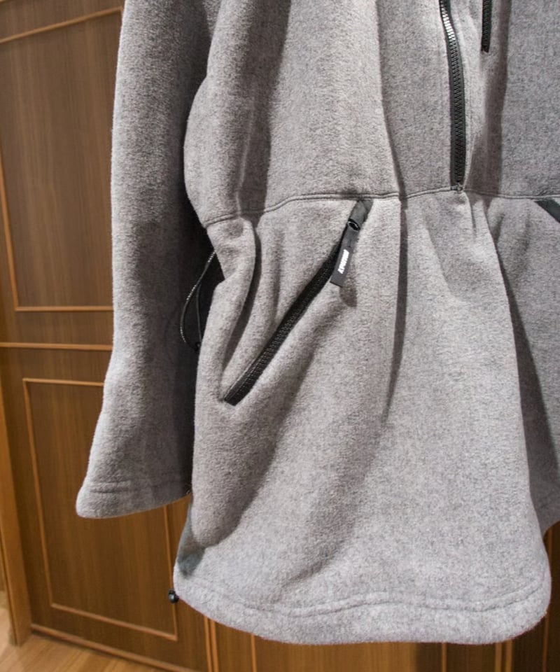 HOLIDAY. / CLASSIC FLEECE ANORAK DRESS | JURK M