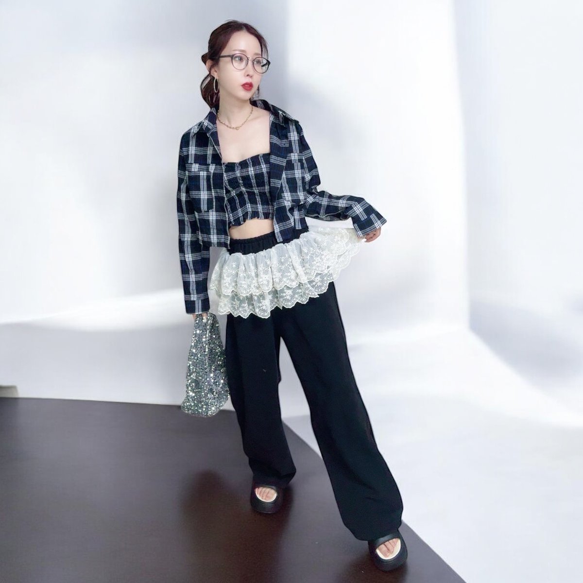 タイムSALE！新品未使用タグ付きサイドフレアパンツ グレーサイズ0 パンツ（グレー/灰色系・フレア・ブーツカット）ファッション