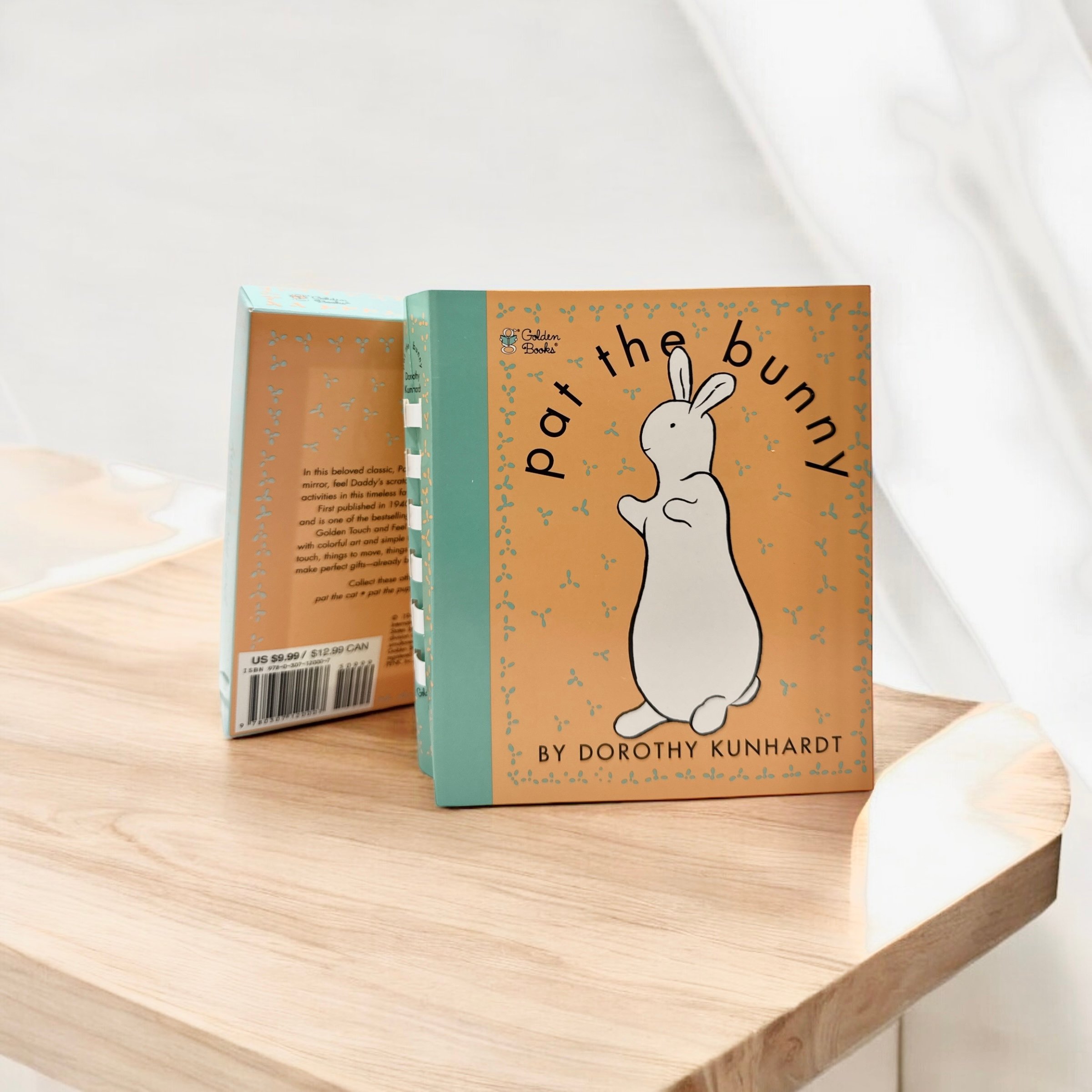 ウサギを撫でる Pat the Bunny (五感でたのしむしかけ絵本) | lumos絵本屋