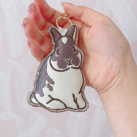 ラビット刺繍チャーム(ネザーランドドワーフ:正面)