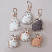 ラビット刺繍チャーム(ネザーランドドワーフ:横向き)