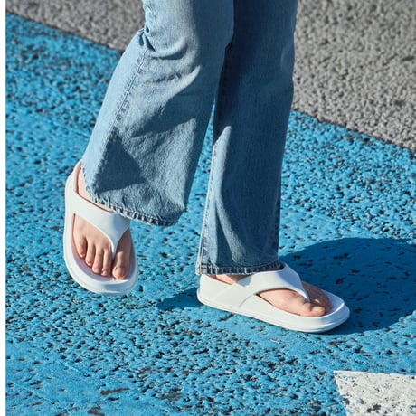 Flip Sandals <White>
