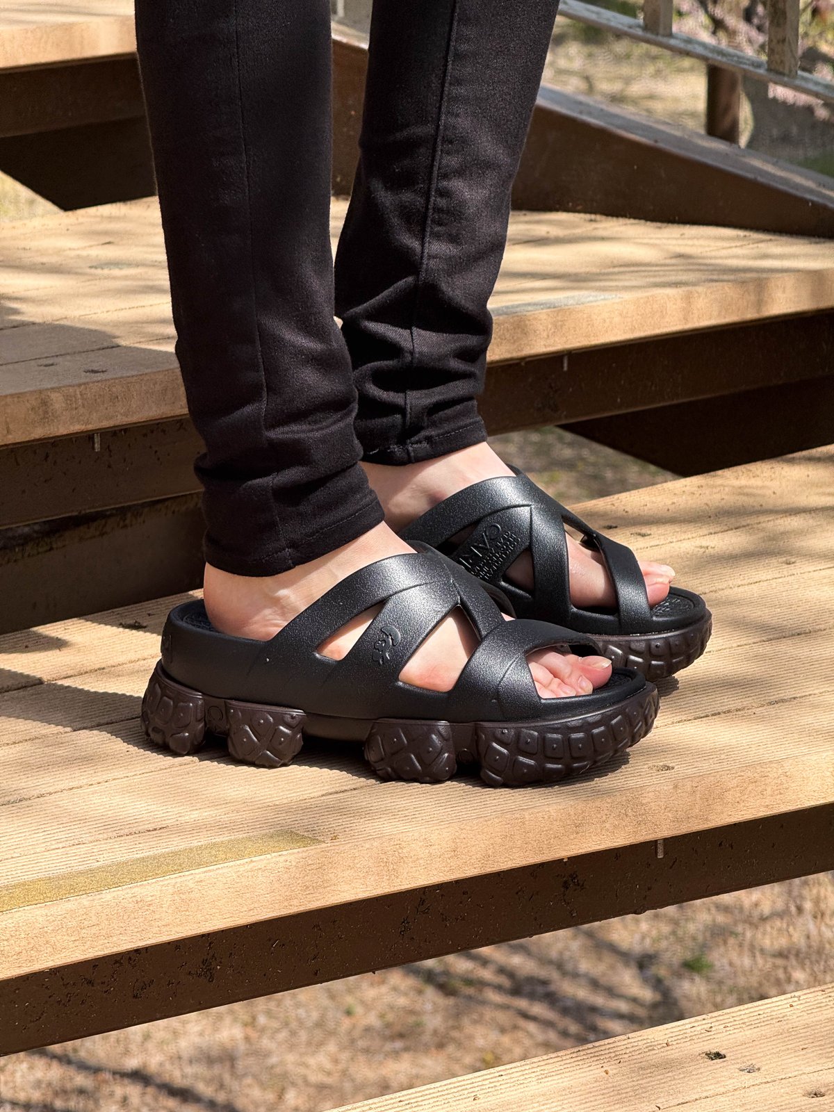 Cross Strap Sandals<Black> | CARIGA(カリガ) 公式オンライ