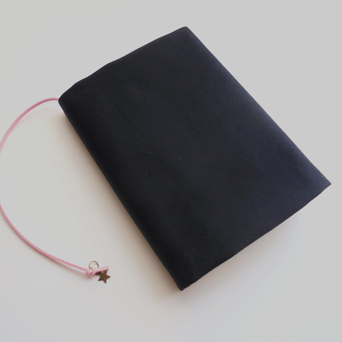 1】手刺繍 文庫本カバー・手帳カバー・小型・中型聖書カバー・讃美歌